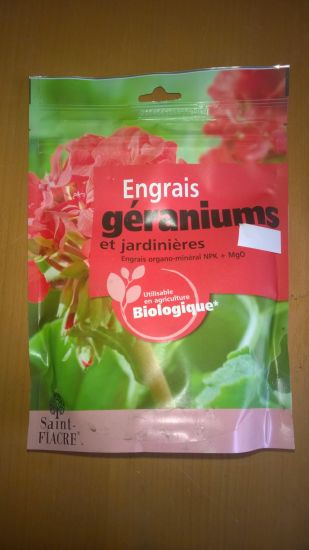 Engrais Géraniums et Jardinières Saint Fiacre Biologique disponible  en 500g